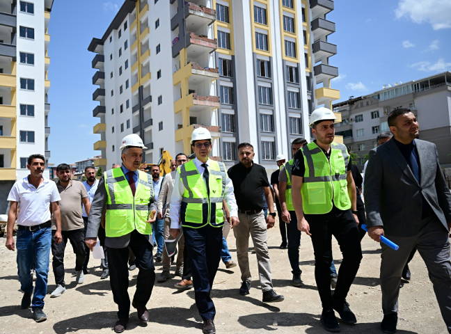 Başkan Geçit, Kentsel Dönüşüm Konutlarını Hak Sahipleriyle Birlikte İnceledi